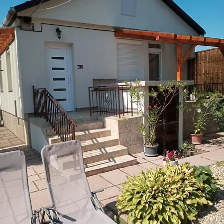 Adam Appartement *