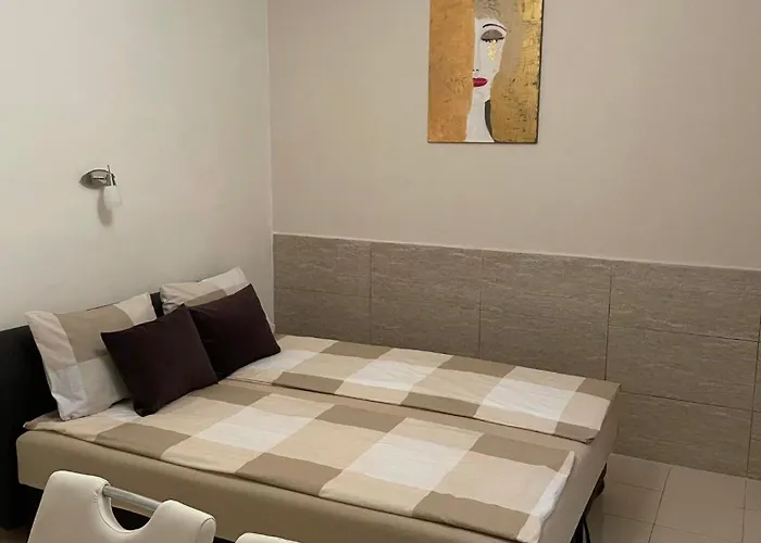 Adam Apartment *